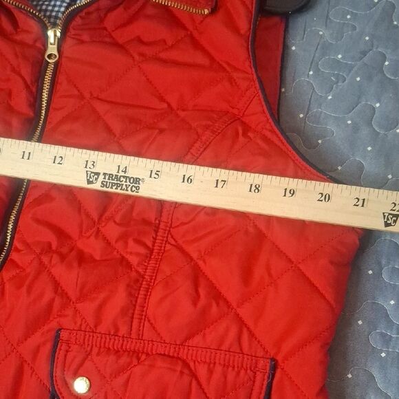 Crown & Ivy Red Quilted Vest with Gold Accents size XL - Picture 5 of 6